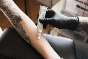 Las 10 mejores cremas para tatuajes